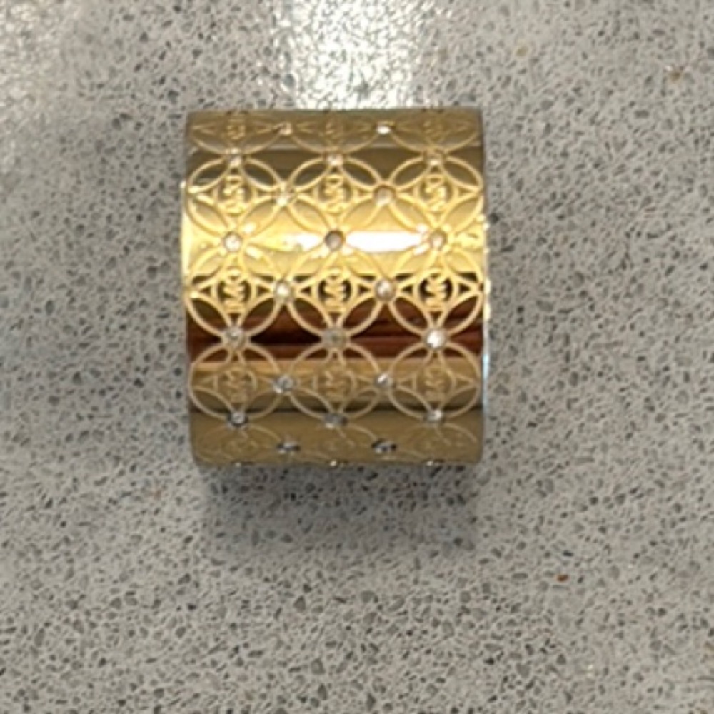 Michael Kors Auth Elegant Gold Patterned Ring approx size 5
